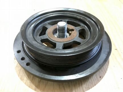 Шкив коленвала VW Passat B6 3.6 л