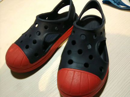 Сандалии crocs