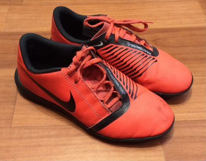 Детские футбольные бутсы nike для зала б/у