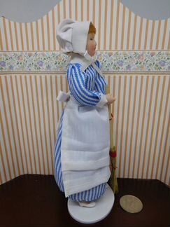 Горничная, служанка для кукольного дома 1к12