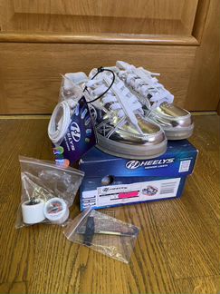 Новые кроссовки на колёсиках с подсветкой heelys