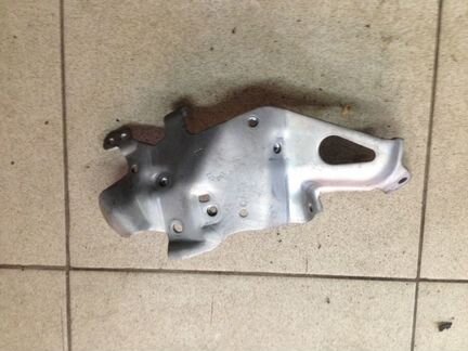 Кронштейн защитная панель Мерседес 278 A2780700025