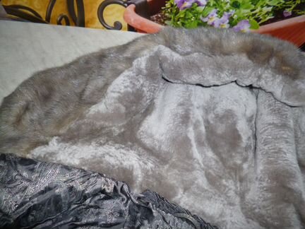 Шубка мутоновая с капюшоном (отделка норка)