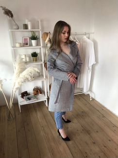 Пальто серое