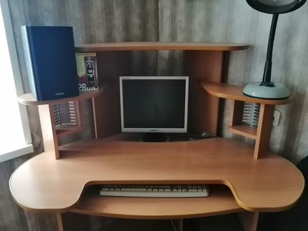 Компьютерный угловой стол