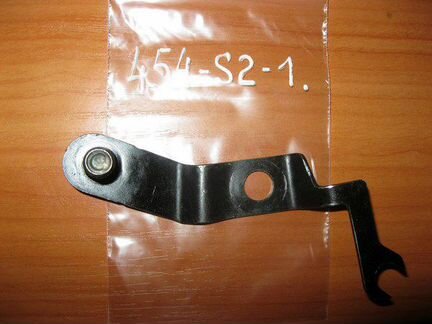 Кронштейн облицовки радиатора правый только кабины