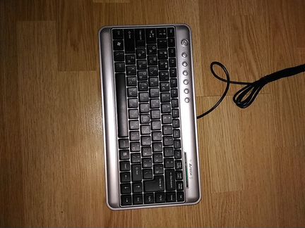 Компактная слим-клавиатура