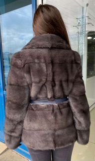 Шуба из меха норки с английским воротником