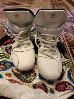 Кроссовки adidas