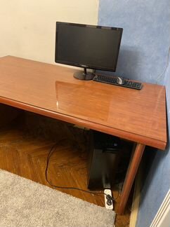 Письменный рабочий офисный стол массив