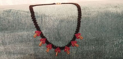 Колье из бисера