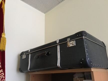 Чемодан фибровый большой