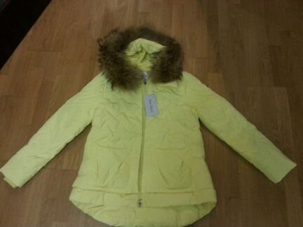 Женский яркий пуховик