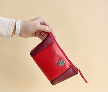 Новая - косметичка из натур. кожи