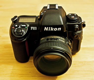 Фотокамера Nikon F100