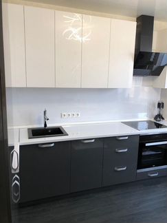 Кухня угловая новая. Итальянский глянец пластик