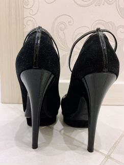 Ботильоны, туфли, сапоги брендов Gucci, Yves Saint