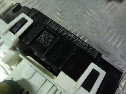 Замок двери передней левой Мерседес 204 212 218