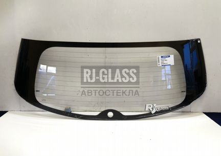 Заднее стекло на Nissan Tiida HB