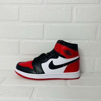 Кроссовки Nike Air Jordan 1