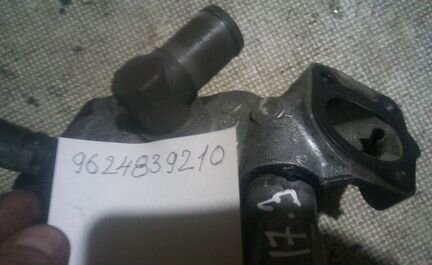 Корпус термостата Пежо Партнер Ситроен Берлинго