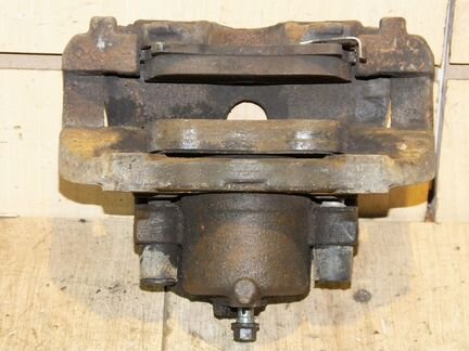 Суппорт передний правый Opel Astra H