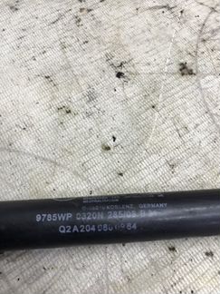 Амортизатор капота Мерседес w204