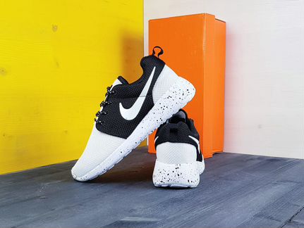 Nike Rosherun кроссовки новые женские