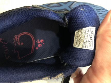 Кроссовки asics