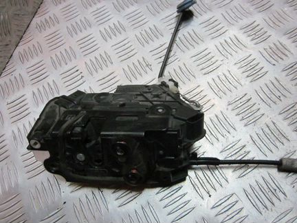 Замок передней левой двери Фольксваген Сирокко