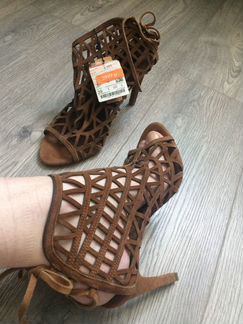 Босоножки Zara новые
