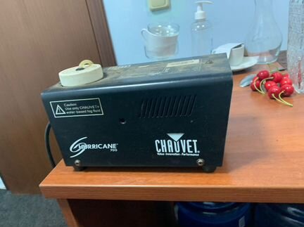 Дым машина / генератор дыма chauvet hurricane 700