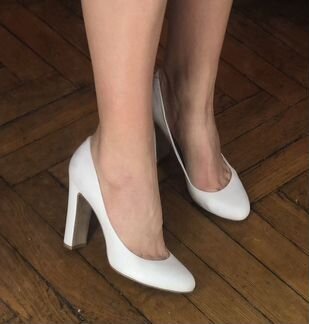 Туфли женские белые 37