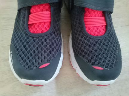 Кроссовки женские