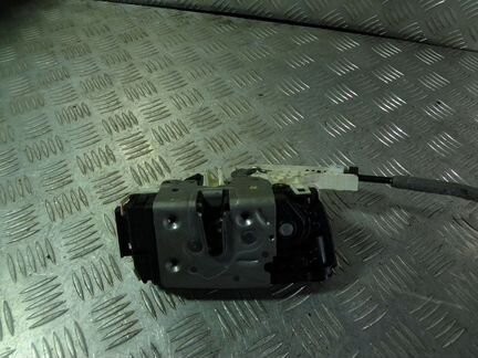 Замок двери задней левой Мерседес 204 212 218