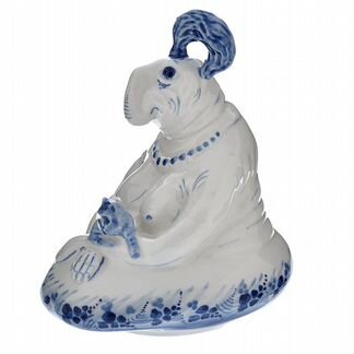 Статуэтка фарфоровая 