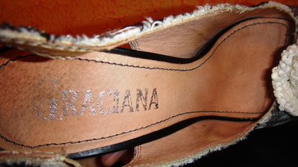 Босоножки из кожи на шпильке 40р Graciana