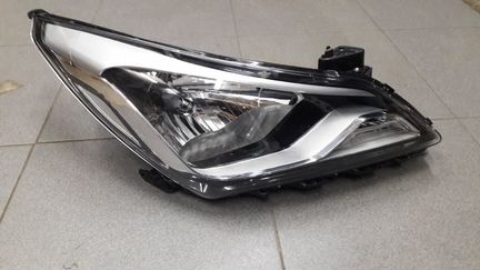 Фара правая Hyundai Solaris 14-16 гг